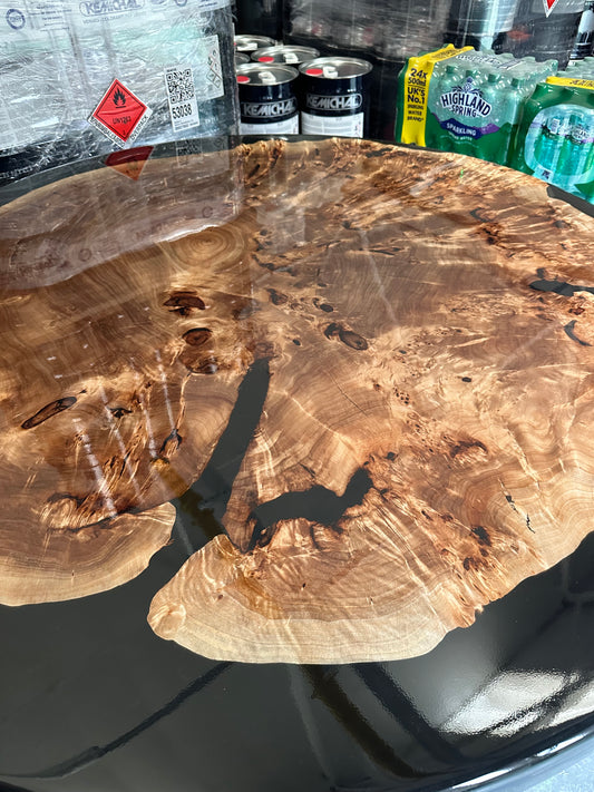 1. Round dining/conference table - Yukatan